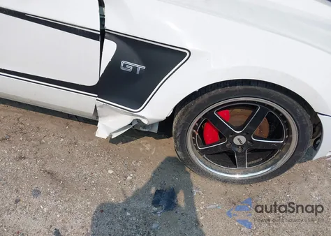 2010 Ford Mustang Gt z USA, uszkodzony, nr VIN 1ZVBP8CH6A5132010